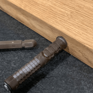 Blinde-plankdragers-L165cm-x-O14mm-Detail-min.png